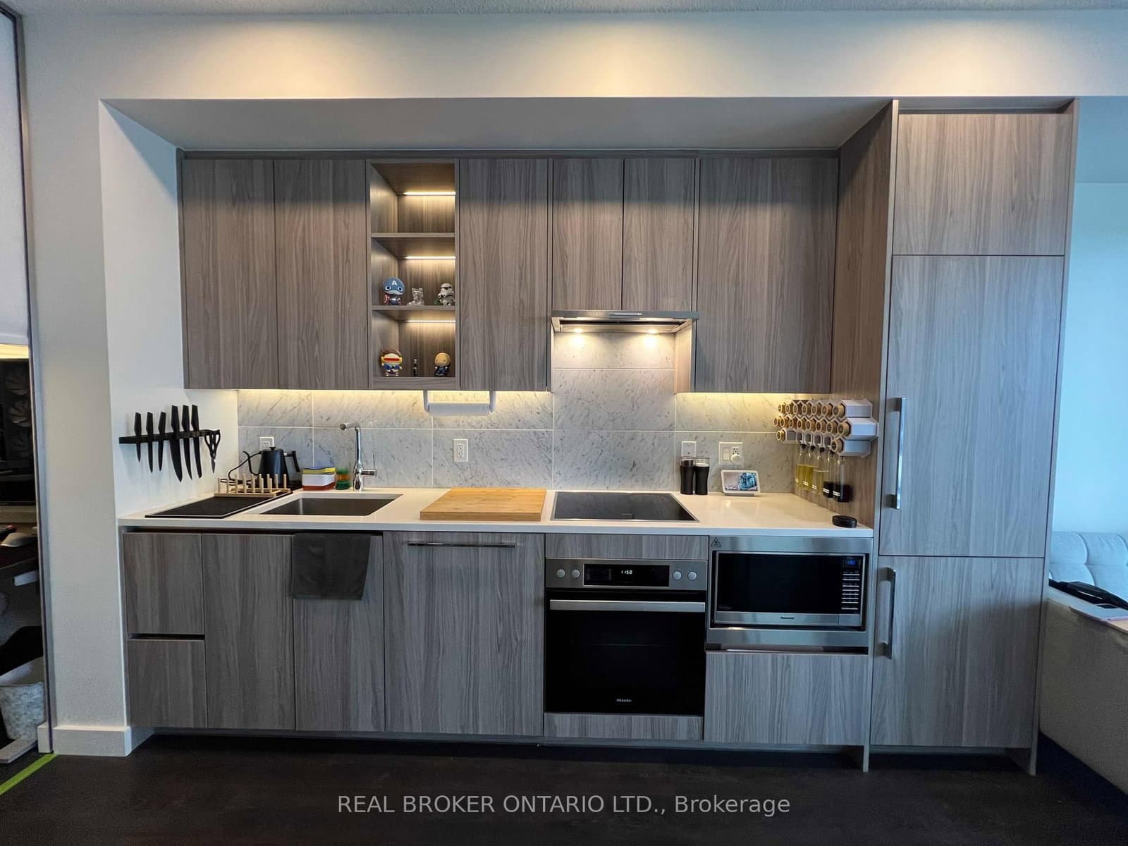 85 Mcmahon Drive, Unit 1008 thumbnail 4