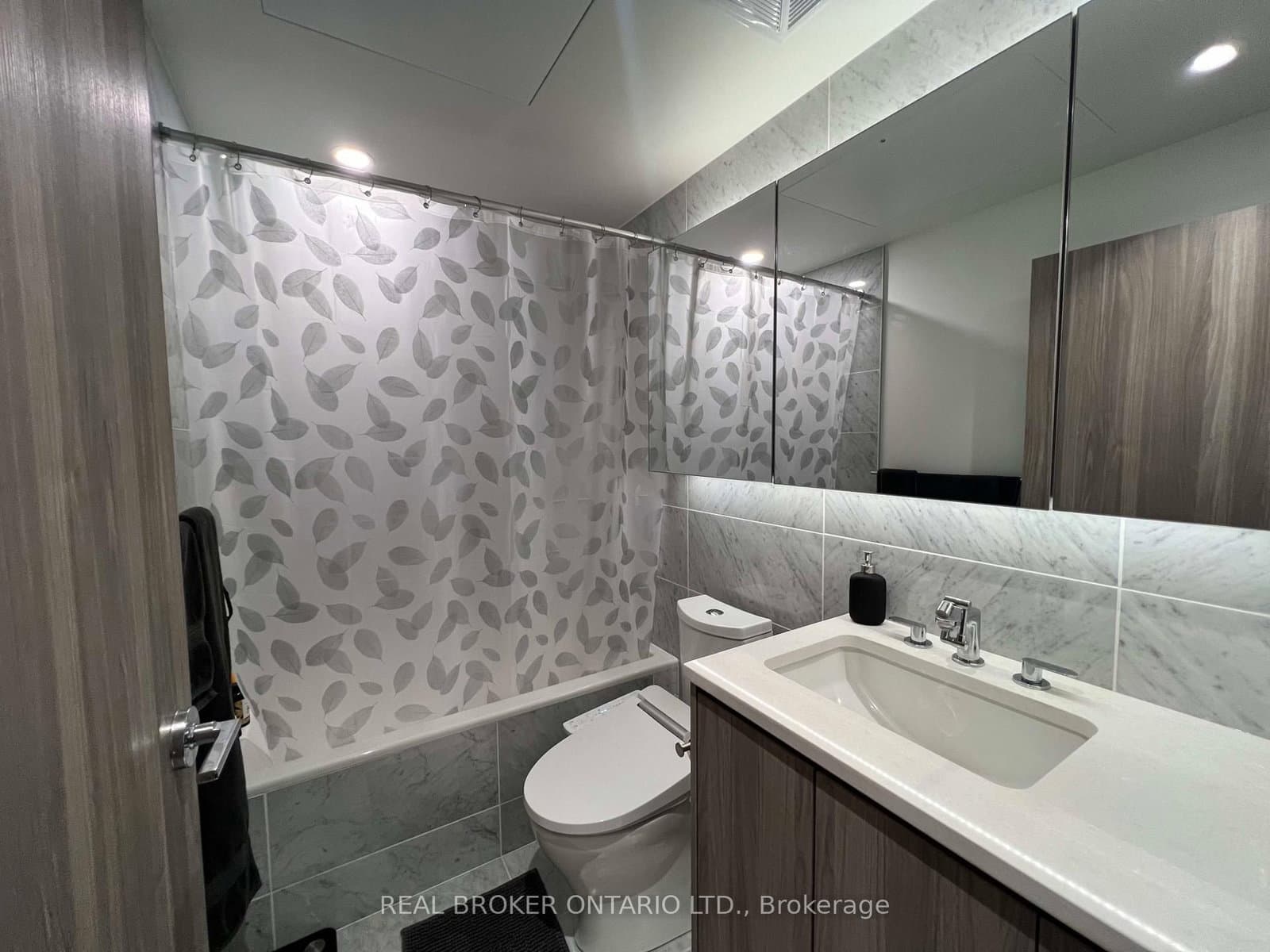 85 Mcmahon Drive, Unit 1008 thumbnail 6
