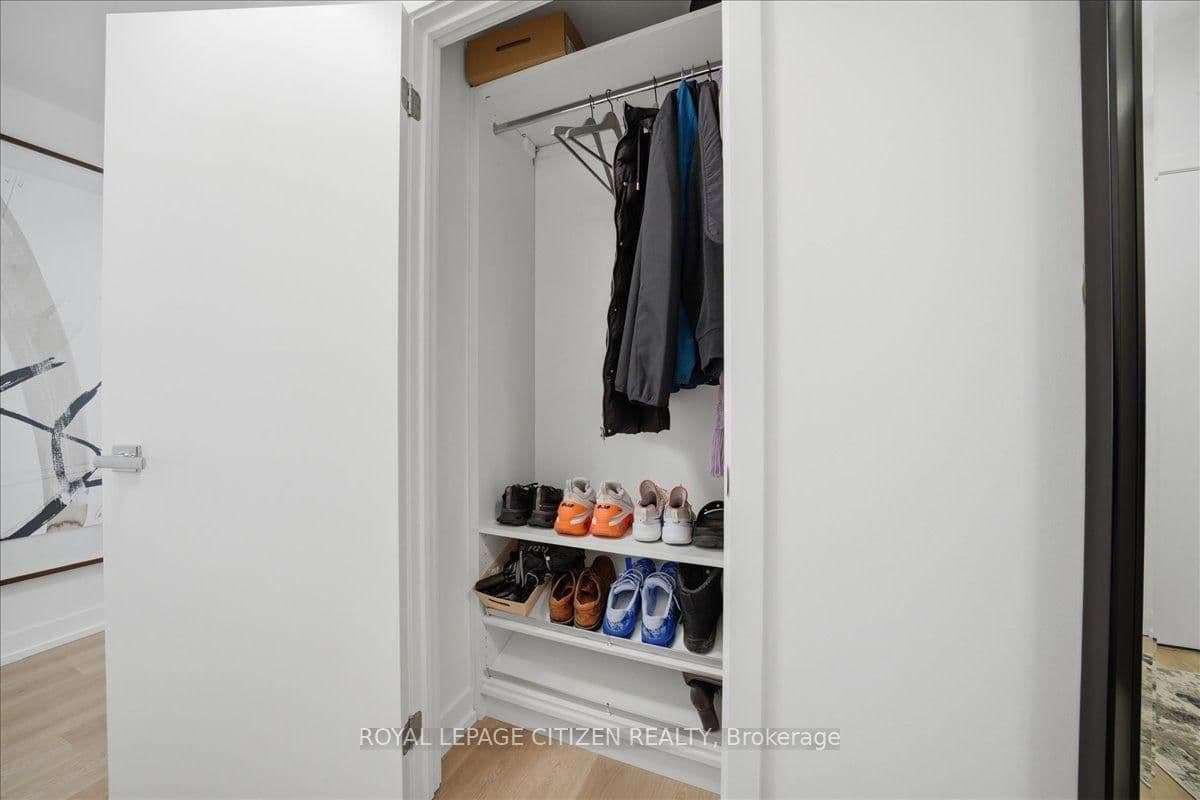 21 Widmer Street, Unit 1911 thumbnail 6