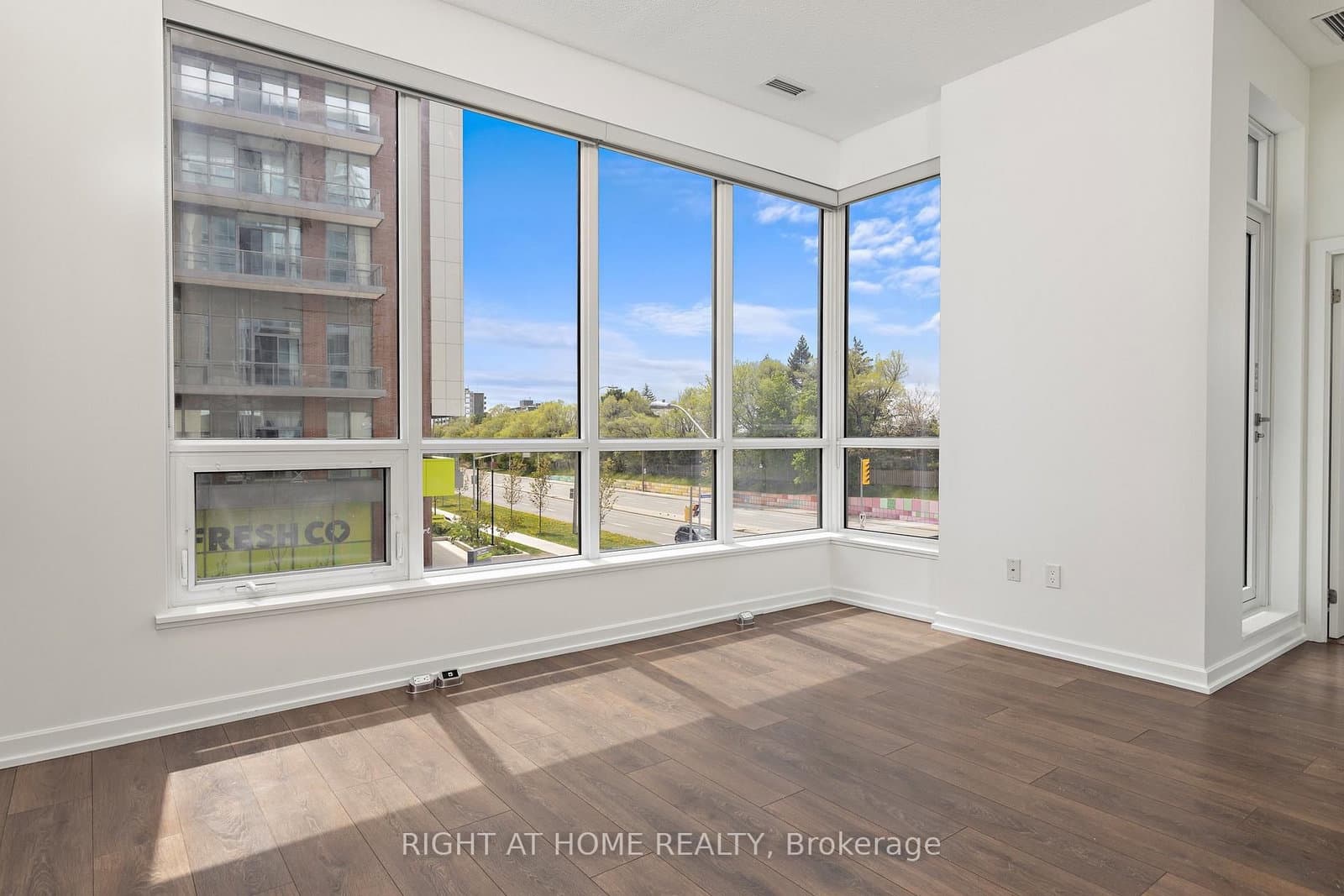 52 Forest Manor Road, Unit 108 thumbnail 12