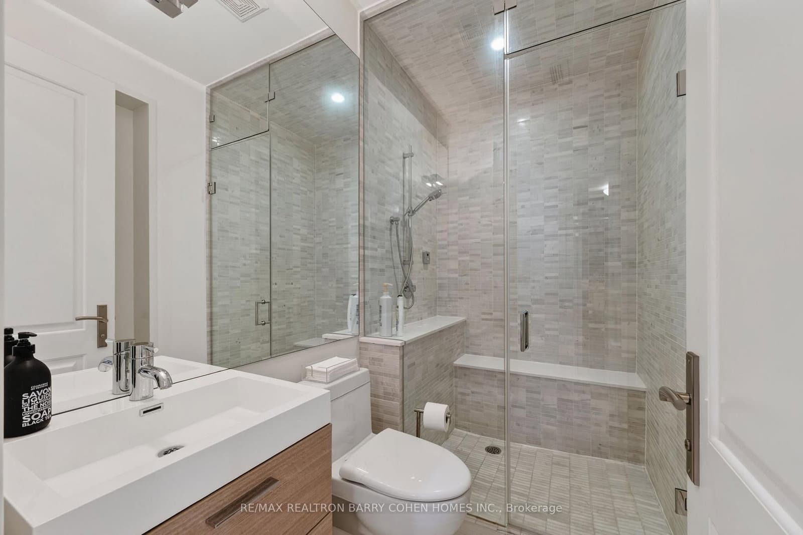 20B Woodlawn Avenue W thumbnail 14