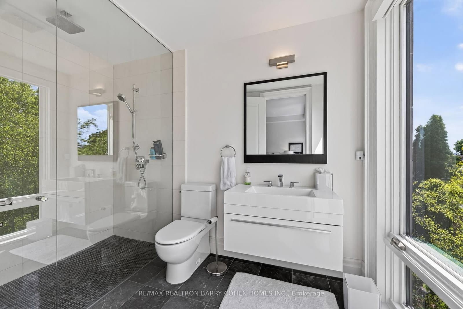 20B Woodlawn Avenue W thumbnail 18