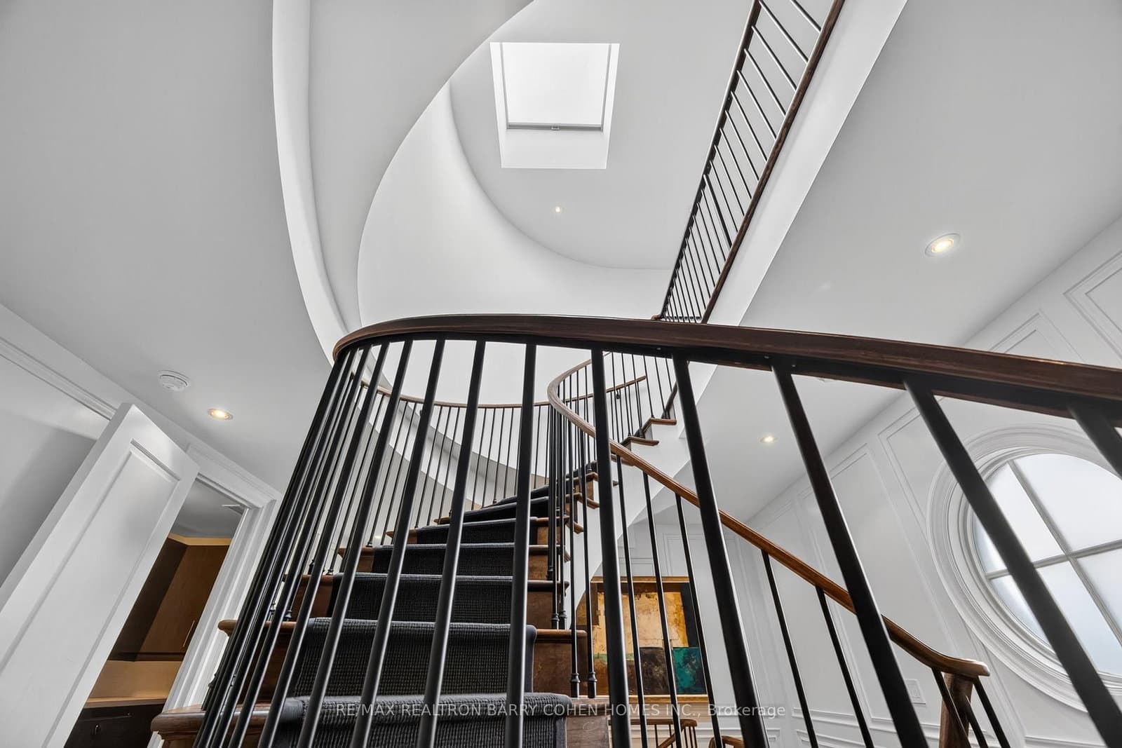 20B Woodlawn Avenue W thumbnail 19