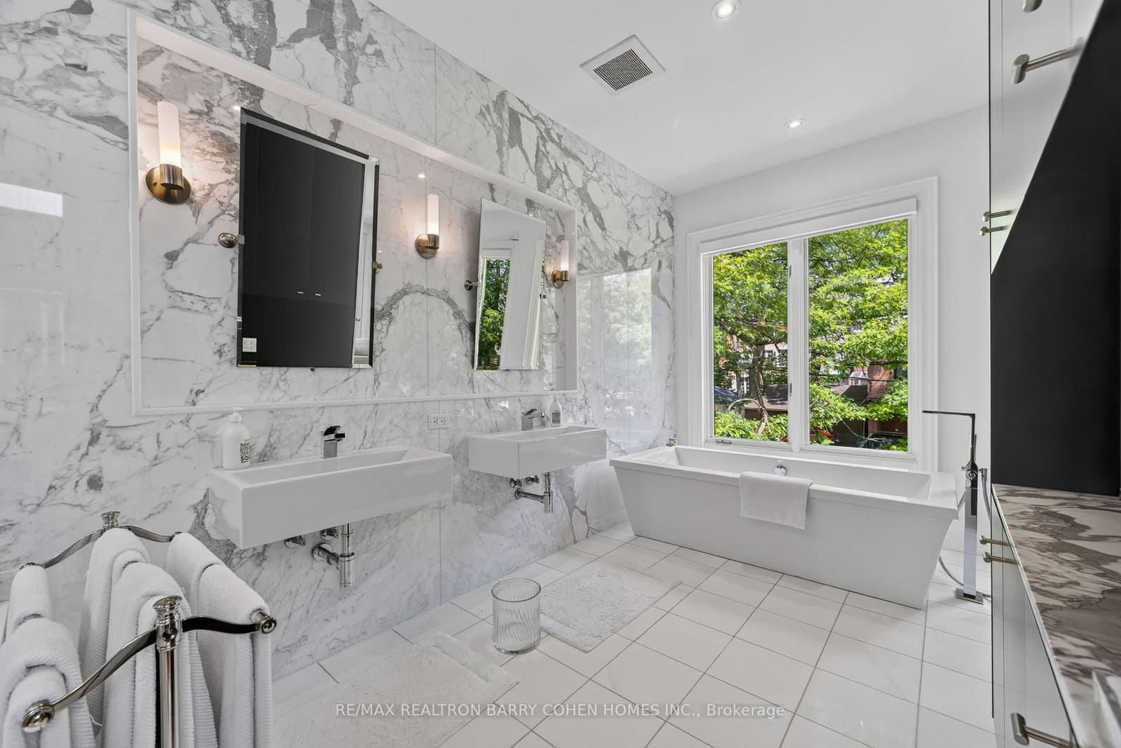 20B Woodlawn Avenue W thumbnail 24