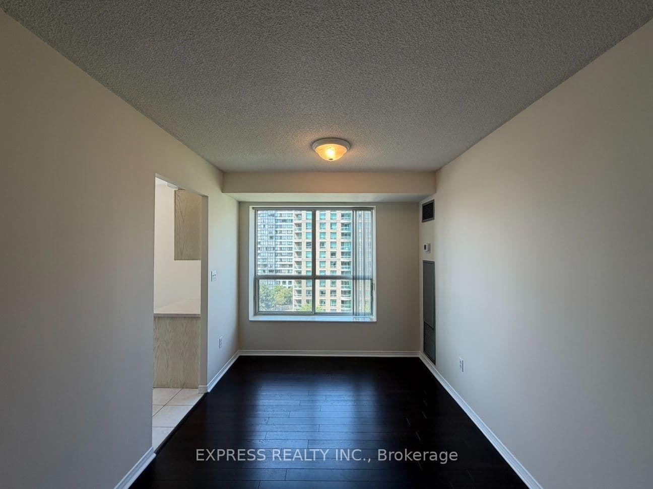 29 Pemberton Avenue, Unit 903 thumbnail 4