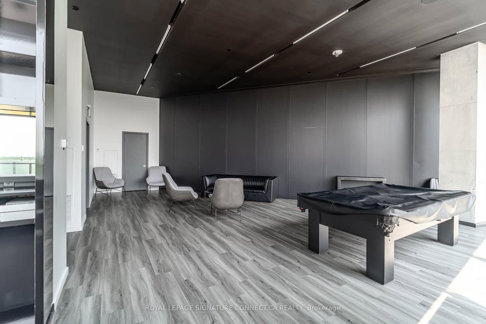 21 Lawren Harris Square, Unit 910 thumbnail 21