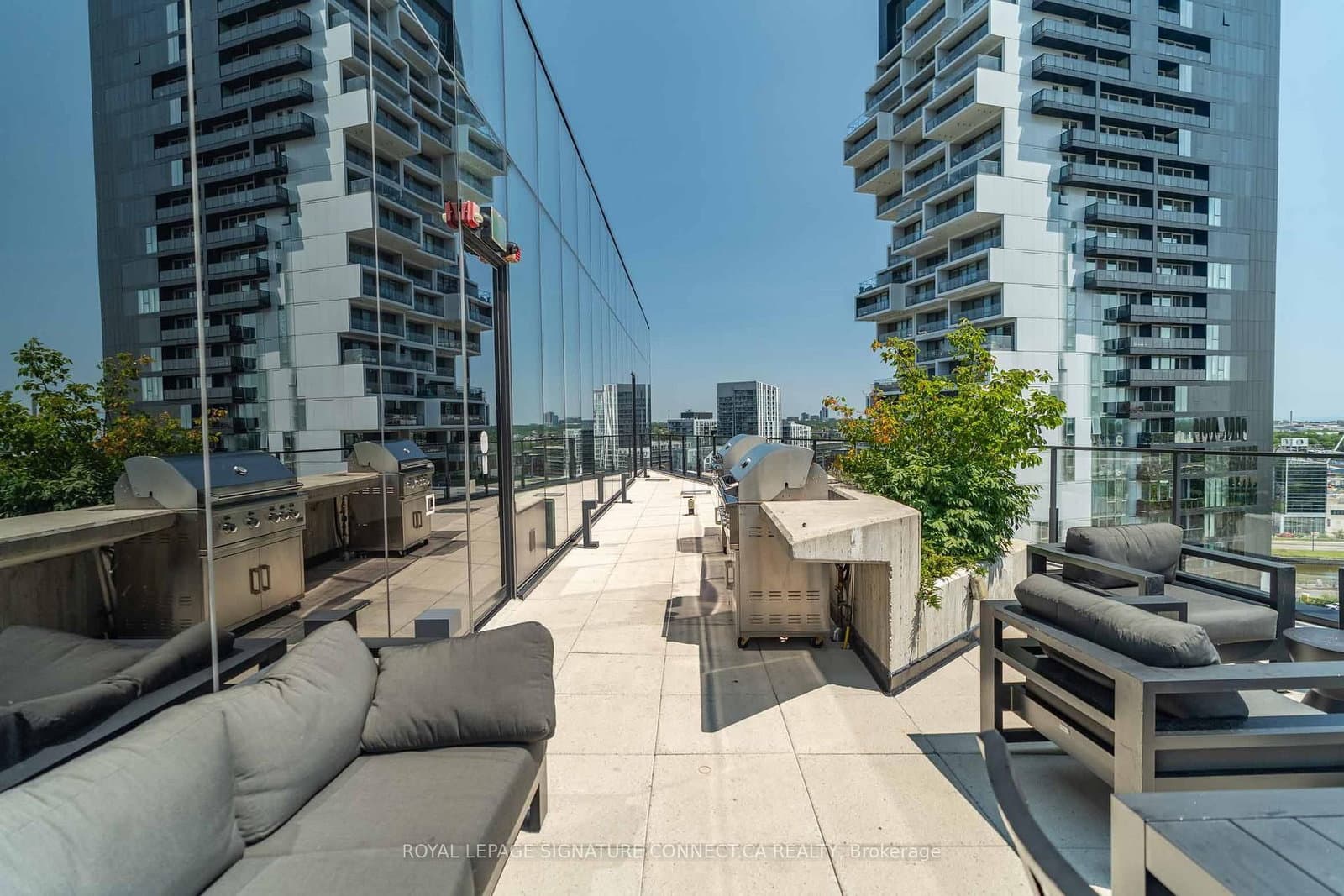 21 Lawren Harris Square, Unit 910 thumbnail 23