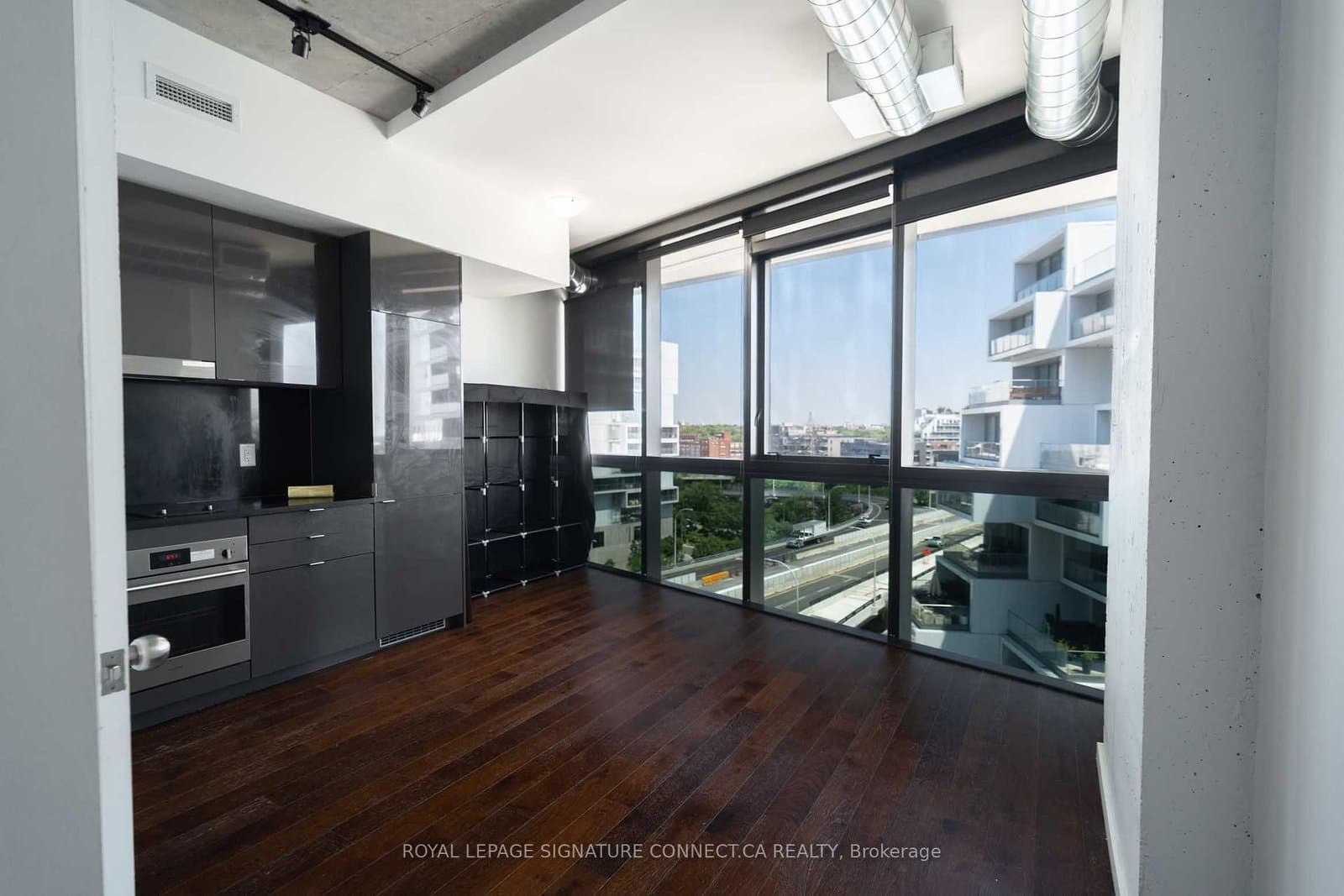 21 Lawren Harris Square, Unit 910 thumbnail 4