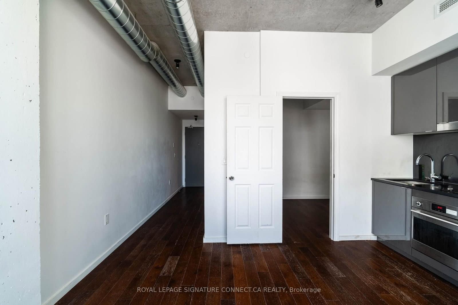 21 Lawren Harris Square, Unit 910 thumbnail 5