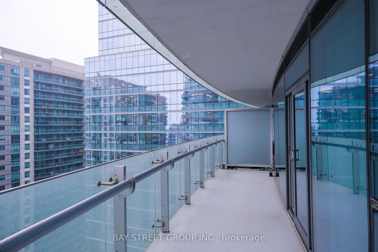 14 York Street, Unit 2406 thumbnail 8