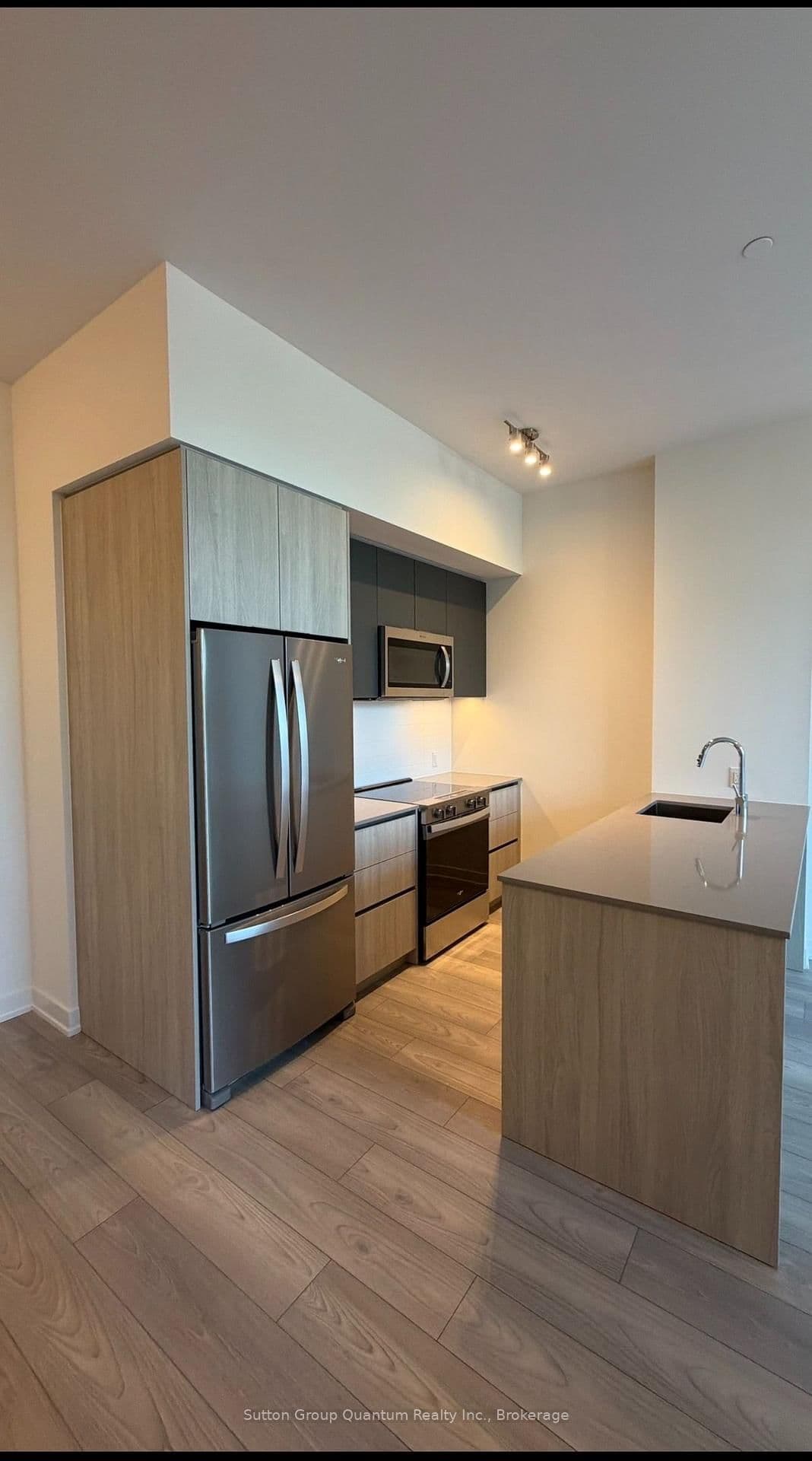 5858 Yonge Street, Unit condo townhouse 01 thumbnail 10
