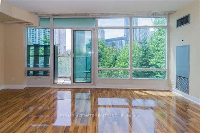 361 Front Street W, Unit 326 thumbnail 4