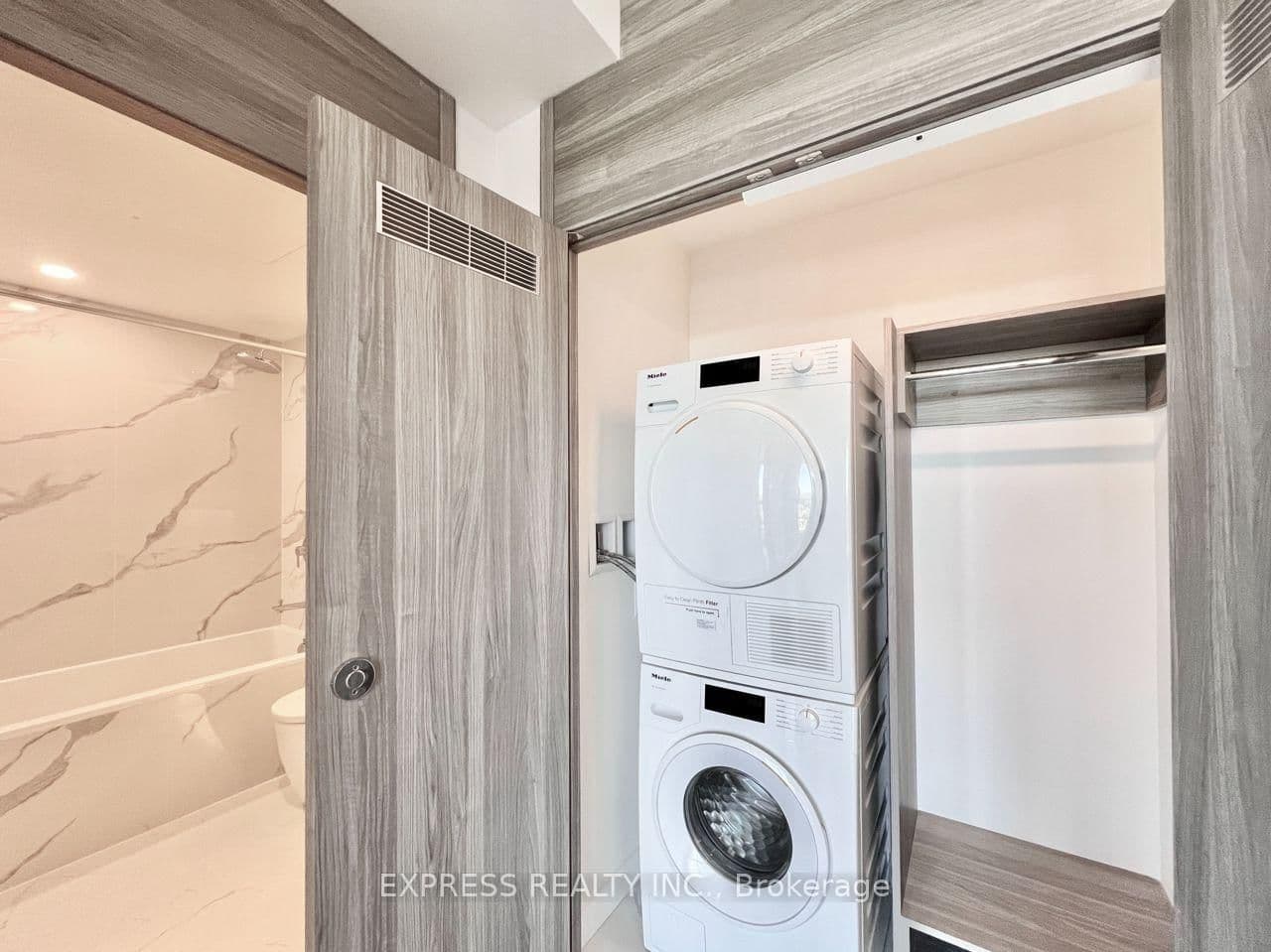 68 Esther Shiner Boulevard, Unit 1008 thumbnail 9
