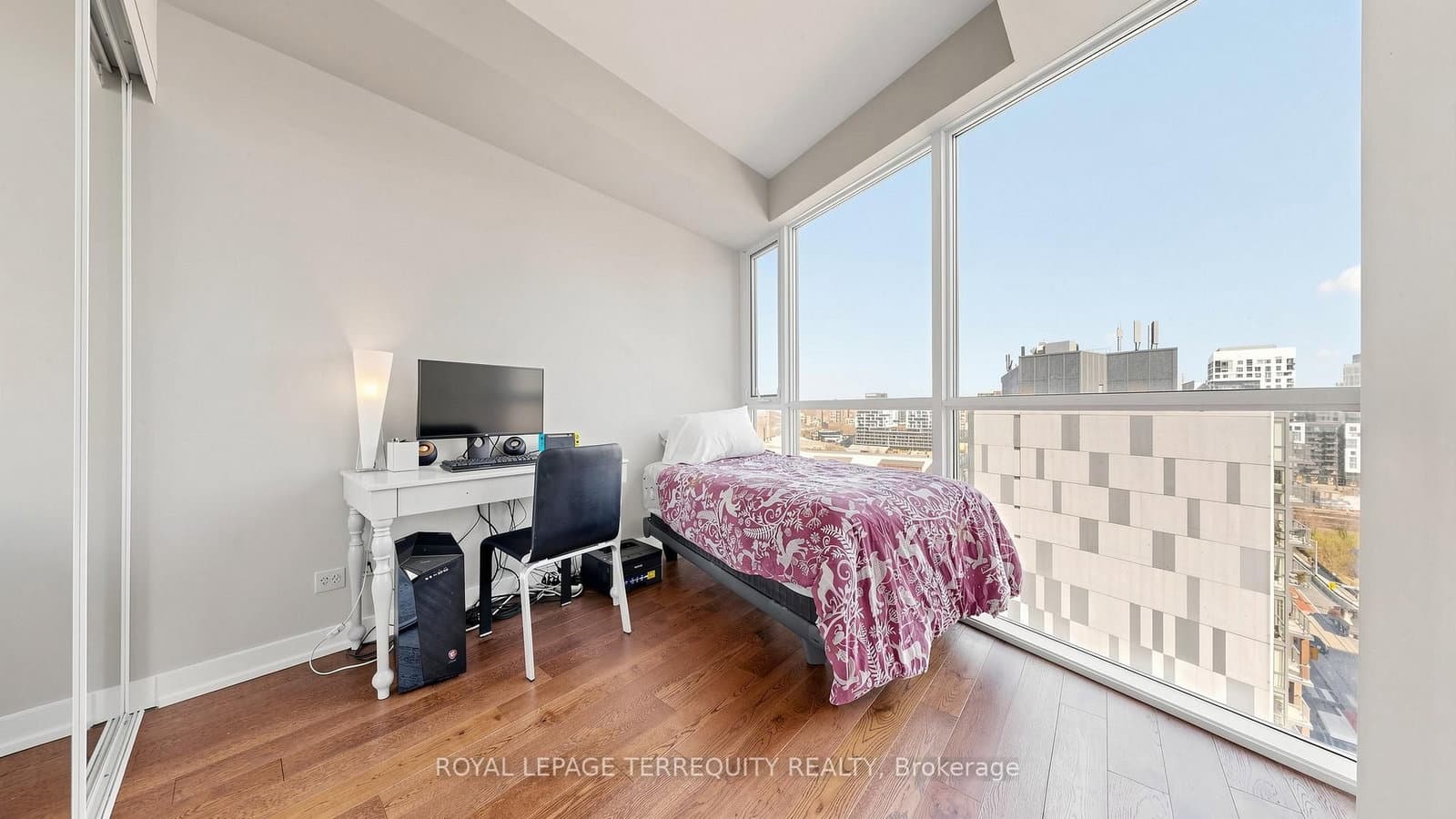 20 Bruyeres Mews, Unit 1705 thumbnail 12
