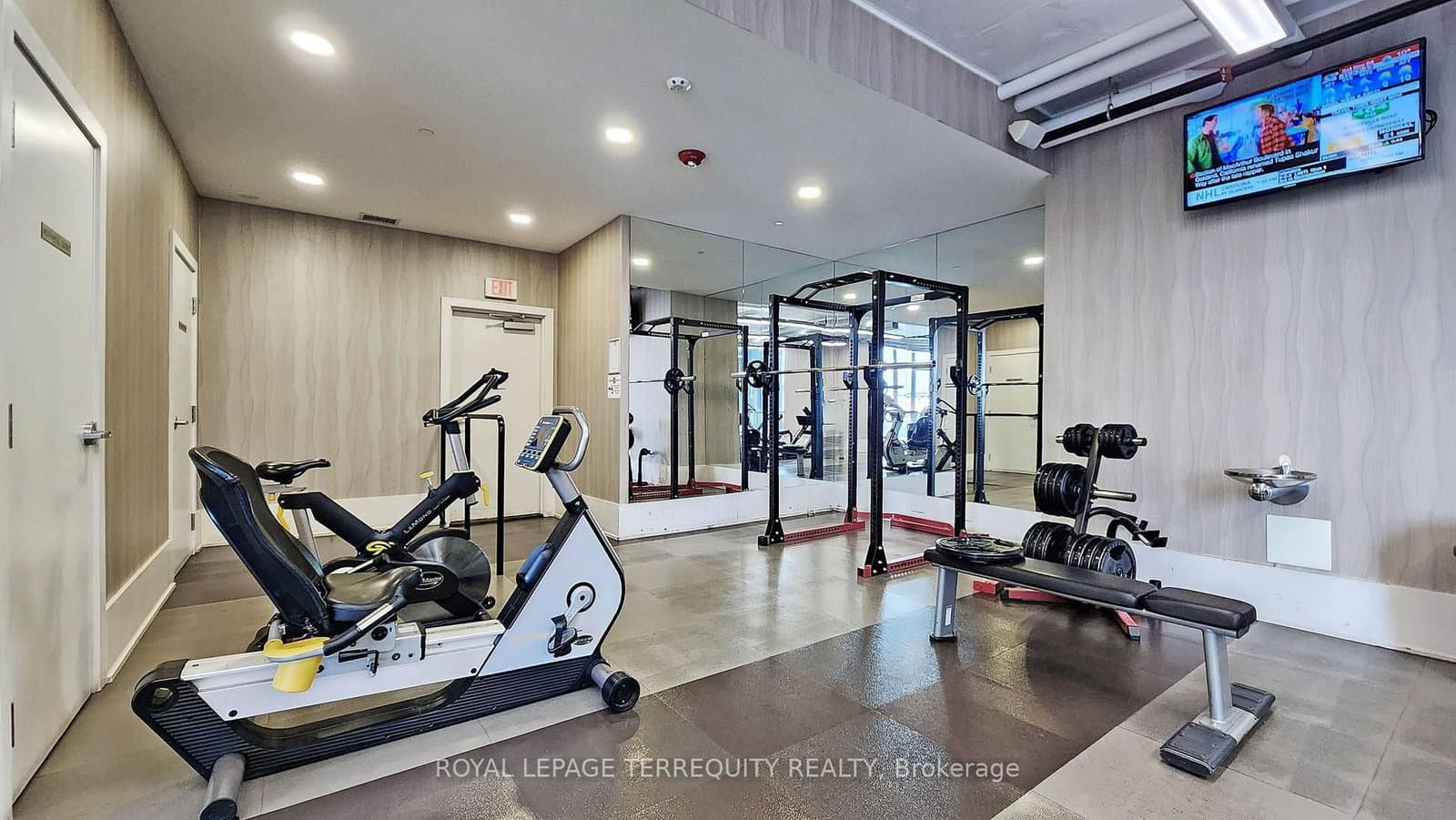 20 Bruyeres Mews, Unit 1705 thumbnail 25