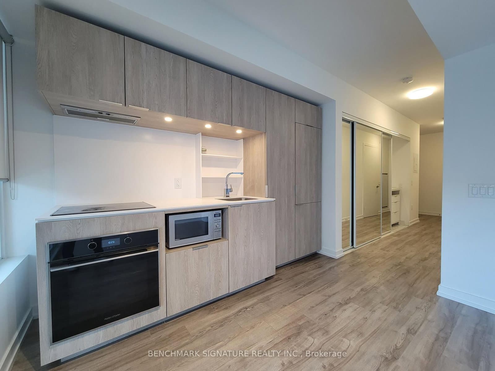 77 Shuter Street, Unit 607 thumbnail 4