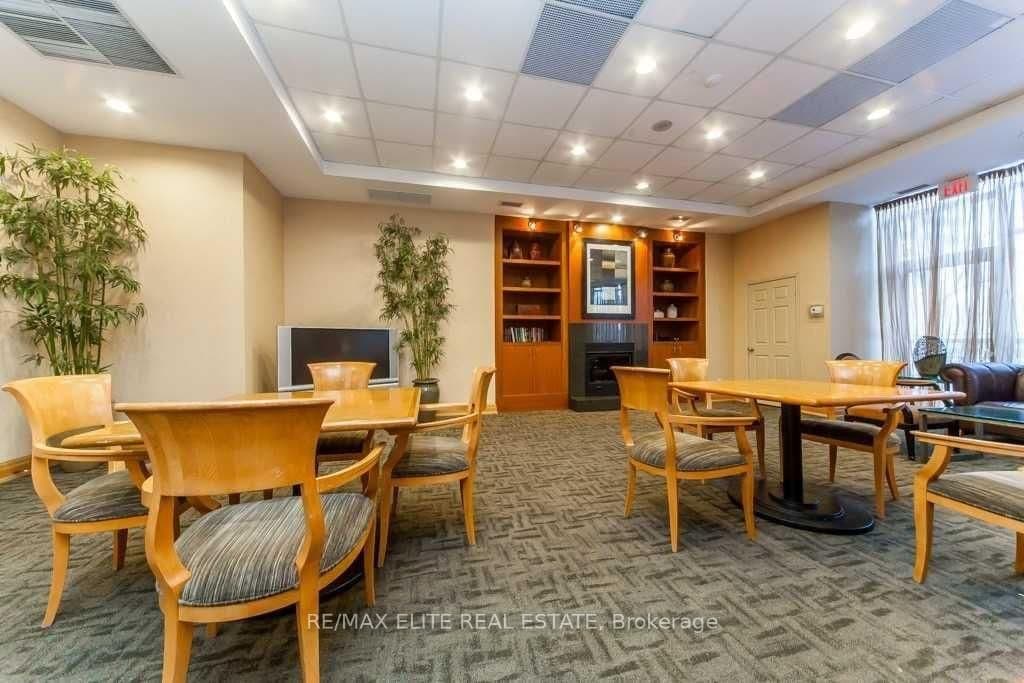 155 Beecroft Road, Unit 303 thumbnail 10