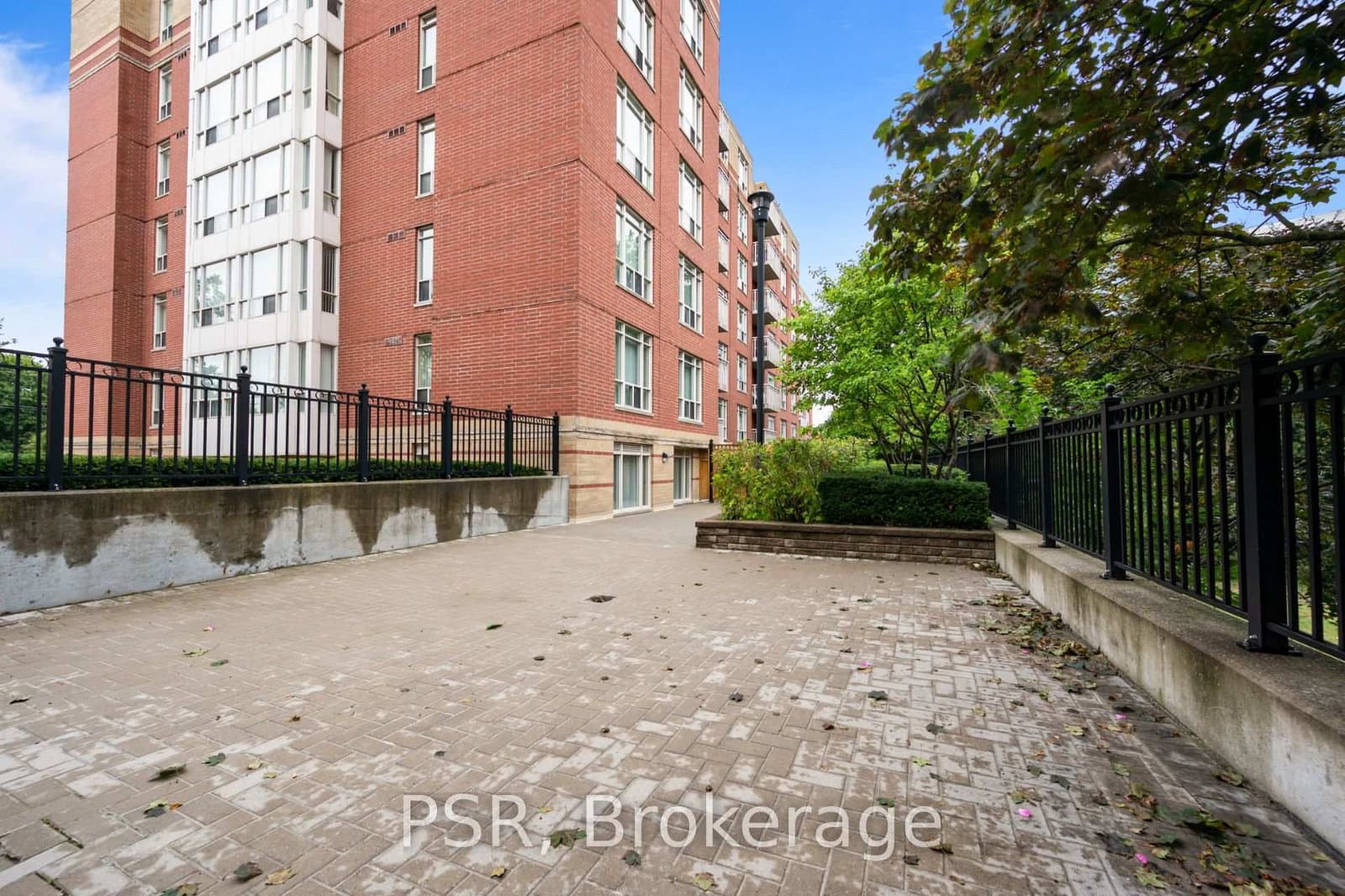 515 Rosewell Avenue, Unit 104 thumbnail 21