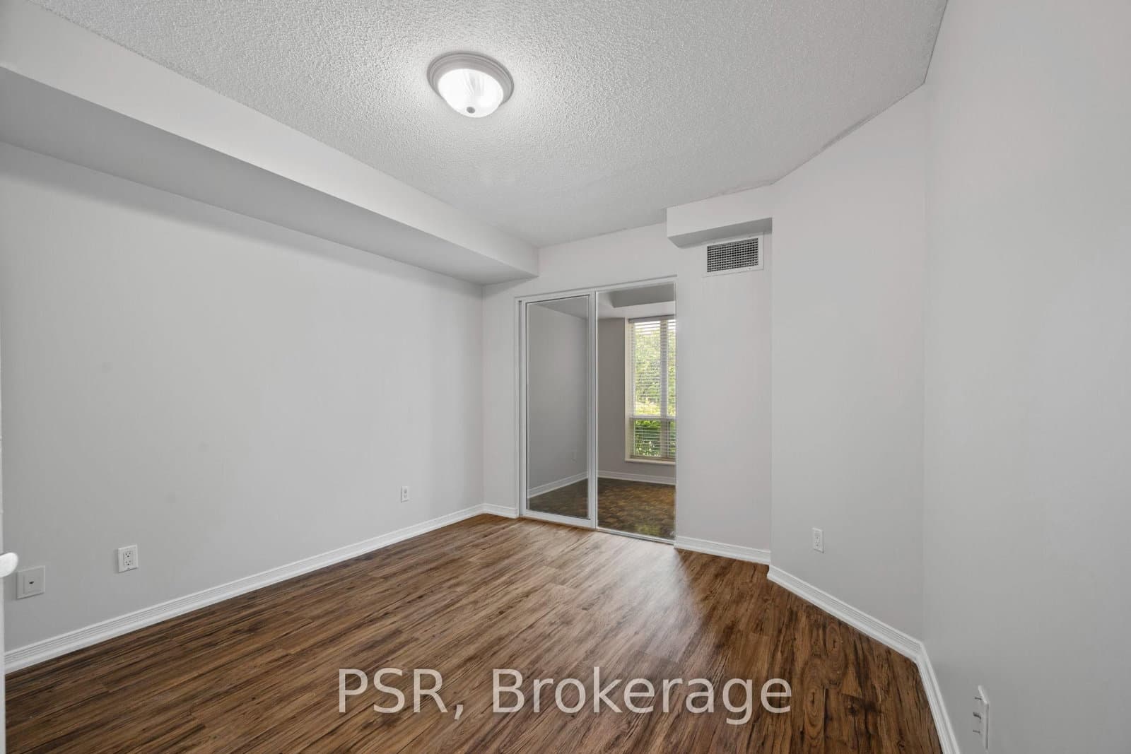 515 Rosewell Avenue, Unit 104 thumbnail 7