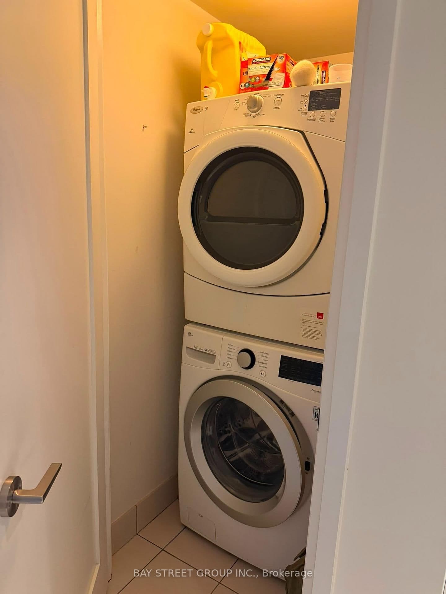 2 Anndale Drive, Unit 811 thumbnail 9