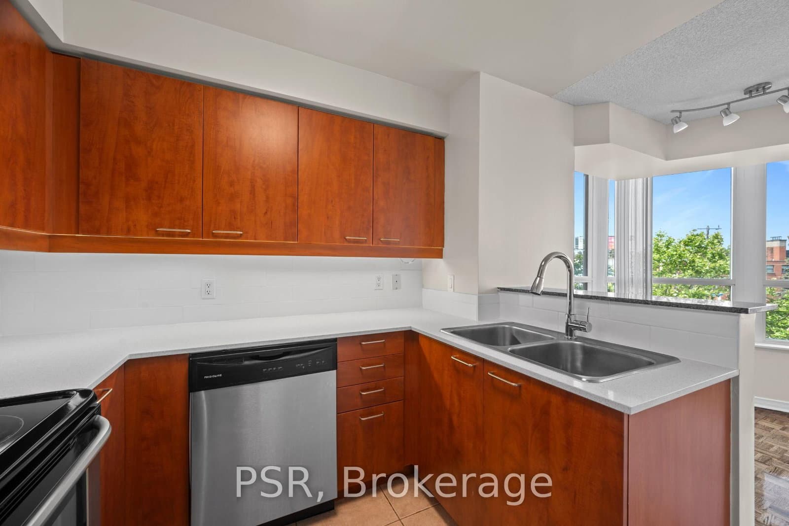 515 Rosewell Avenue, Unit 309 thumbnail 7