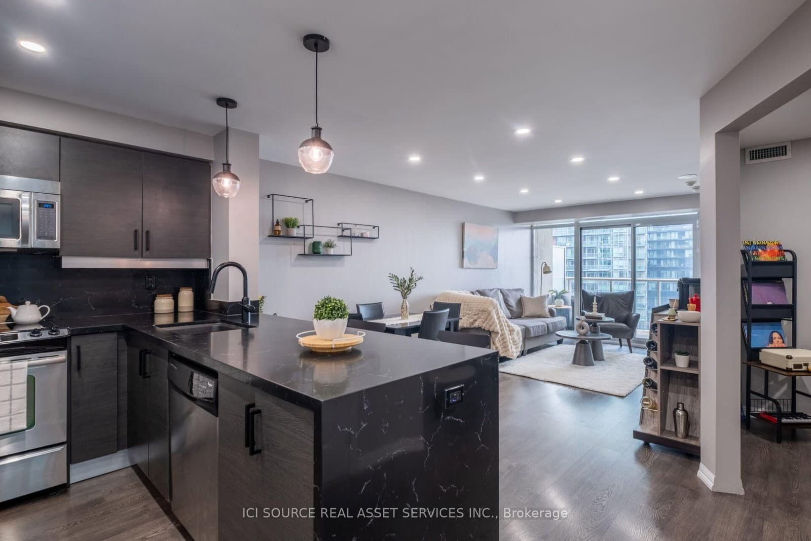 #1109 - 125 Western Battery Road