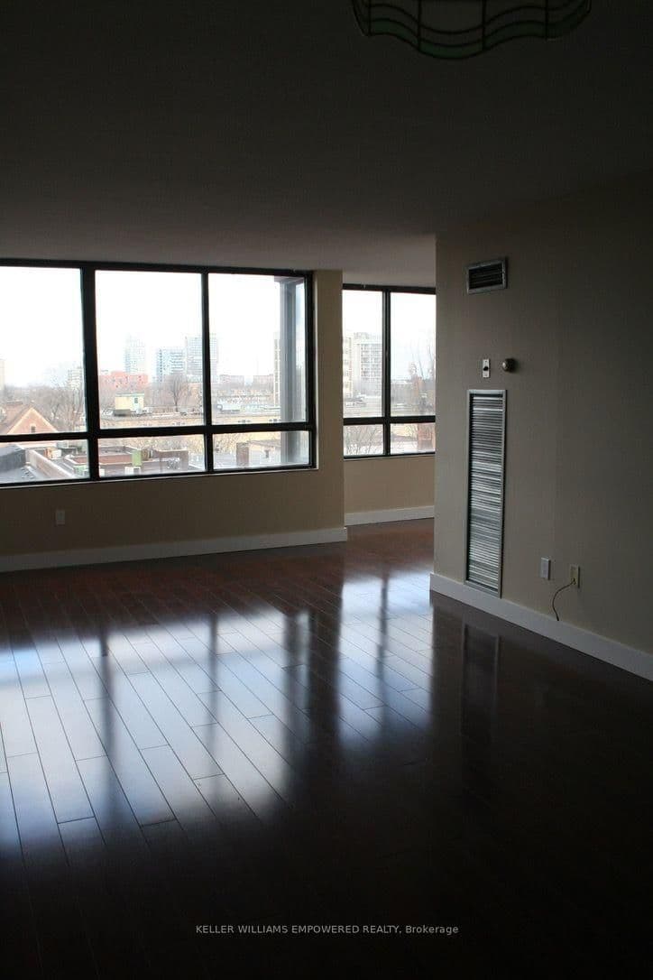 117 Gerrard Street E, Unit 609 thumbnail 2