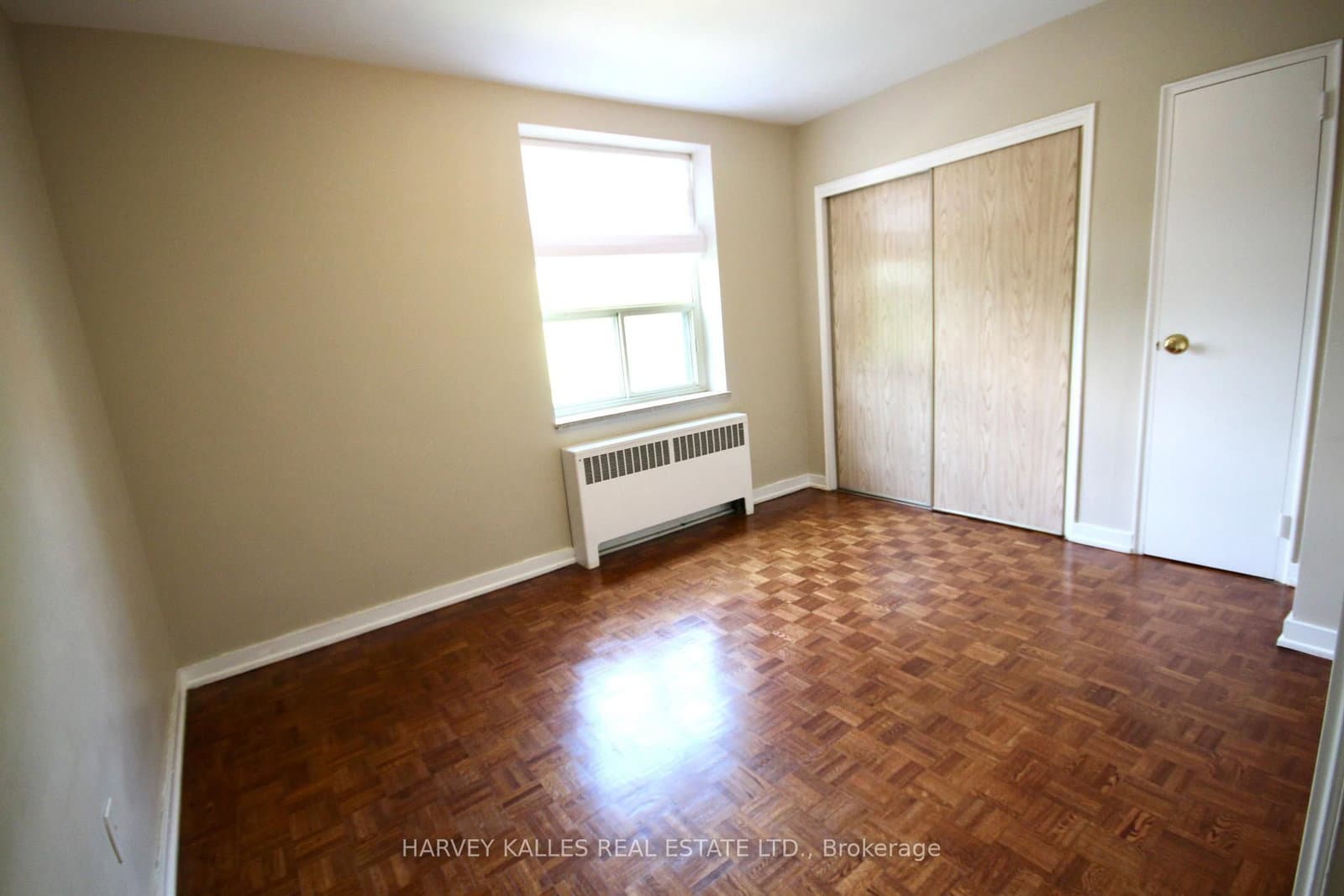 160 The Donway W, Unit 411 thumbnail 6