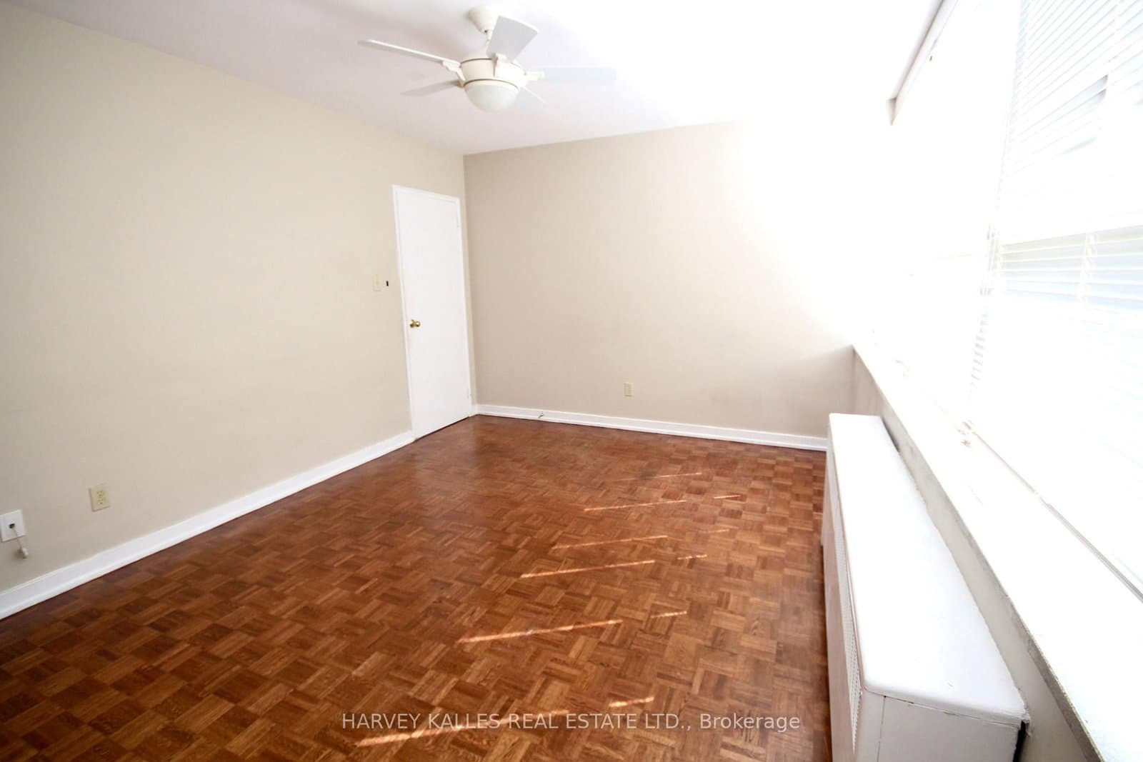 160 The Donway W, Unit 411 thumbnail 9