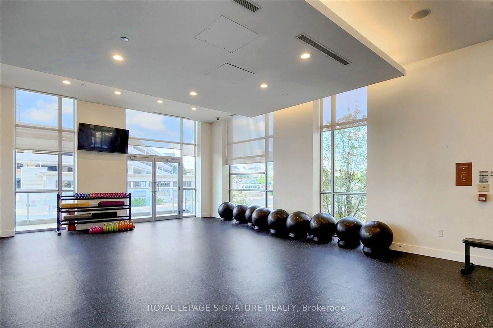 66 Forest Manor Road, Unit 2112 thumbnail 34