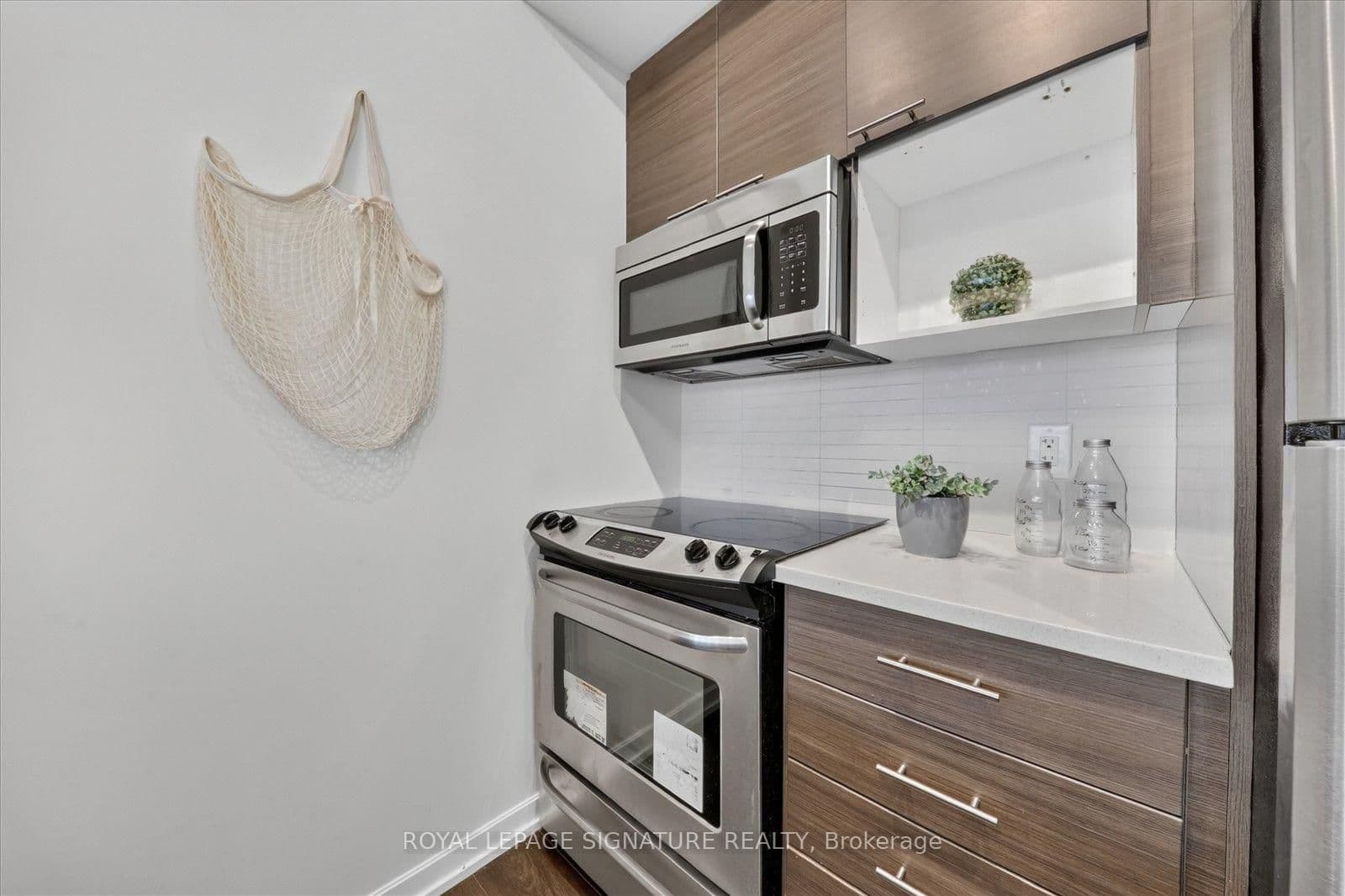 66 Forest Manor Road, Unit 2112 thumbnail 9