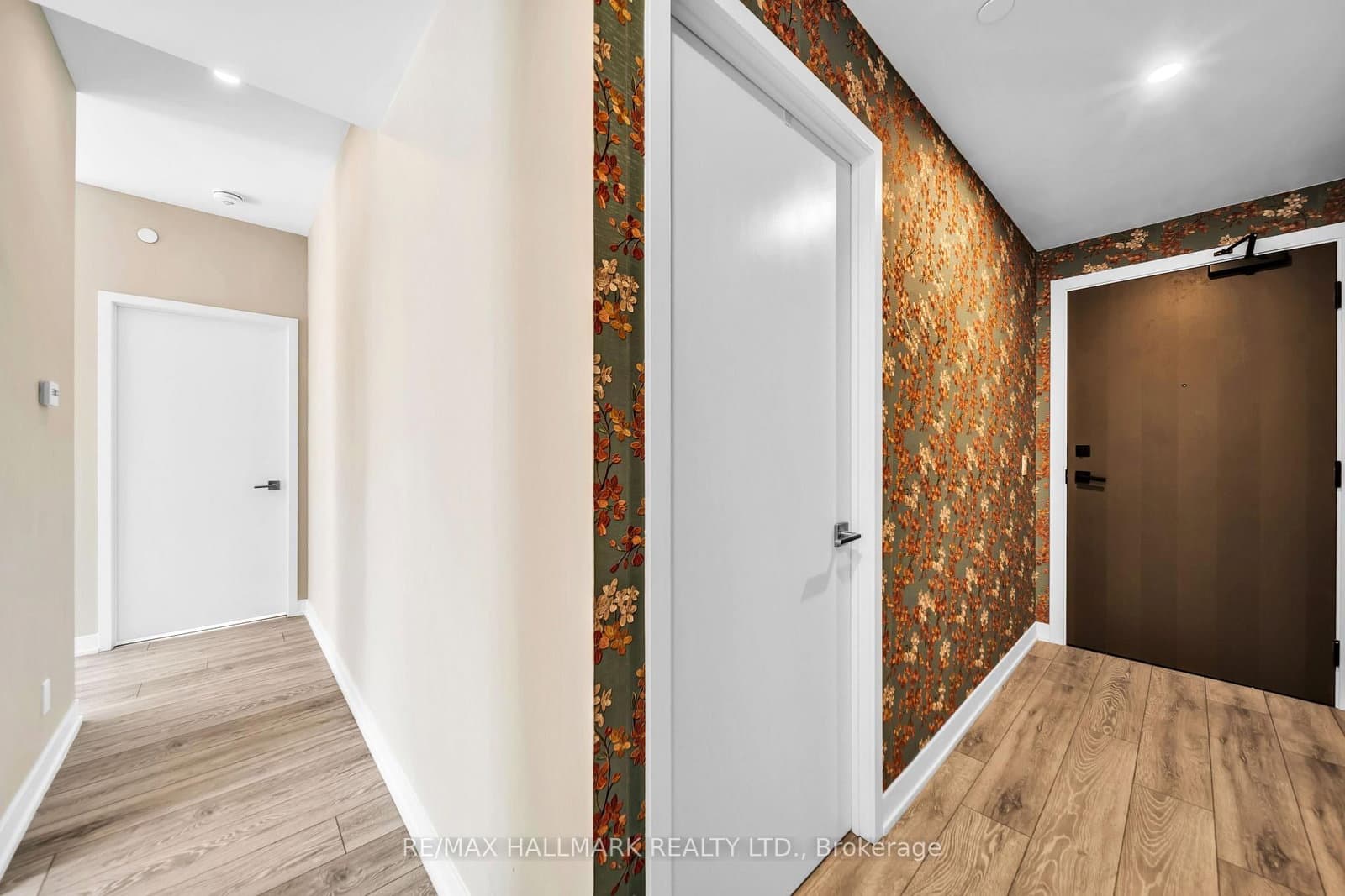 15 Holmes Avenue, Unit 702 thumbnail 10