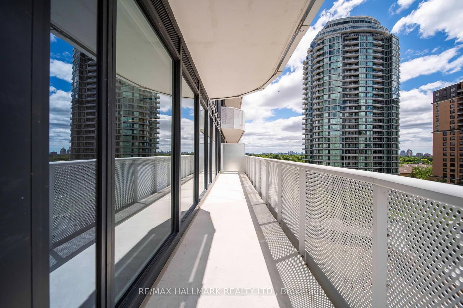 15 Holmes Avenue, Unit 702 thumbnail 27