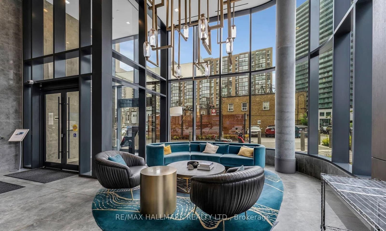 15 Holmes Avenue, Unit 702 thumbnail 4