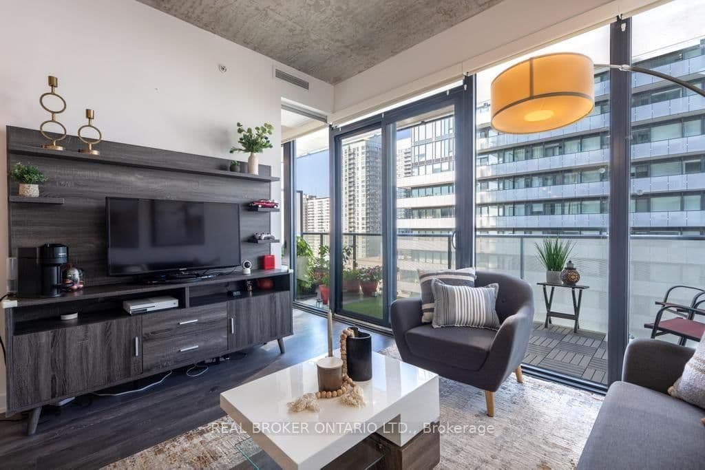 185 Roehampton Avenue S, Unit 1601 thumbnail 10