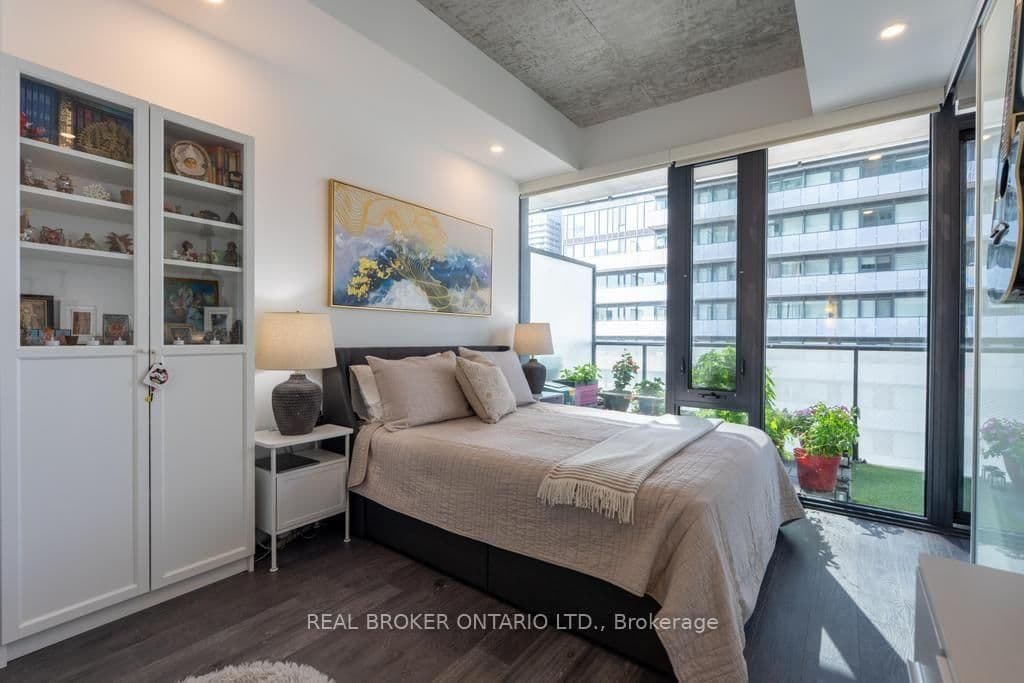 185 Roehampton Avenue S, Unit 1601 thumbnail 11