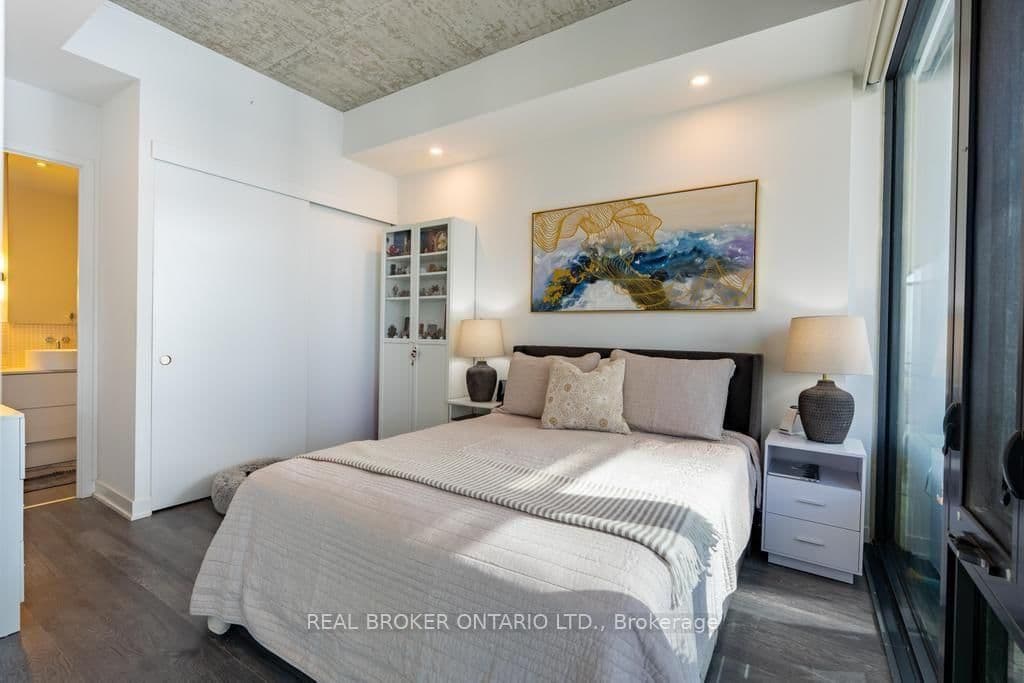185 Roehampton Avenue S, Unit 1601 thumbnail 12