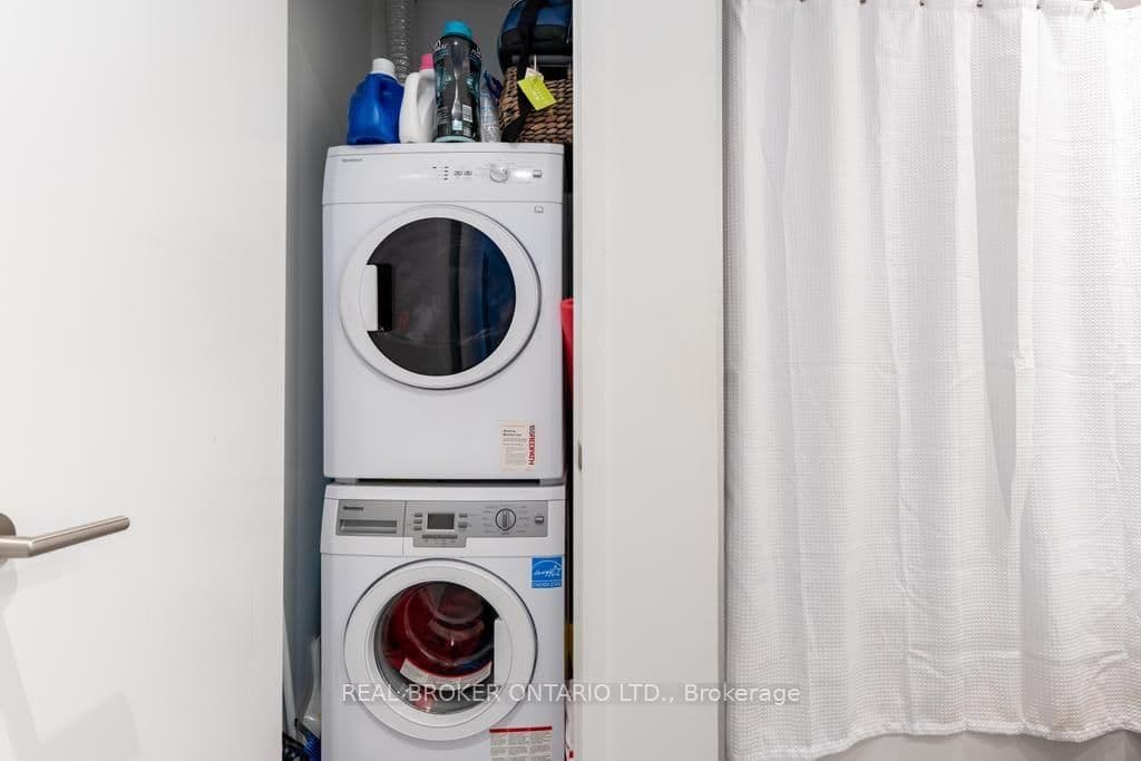 185 Roehampton Avenue S, Unit 1601 thumbnail 21