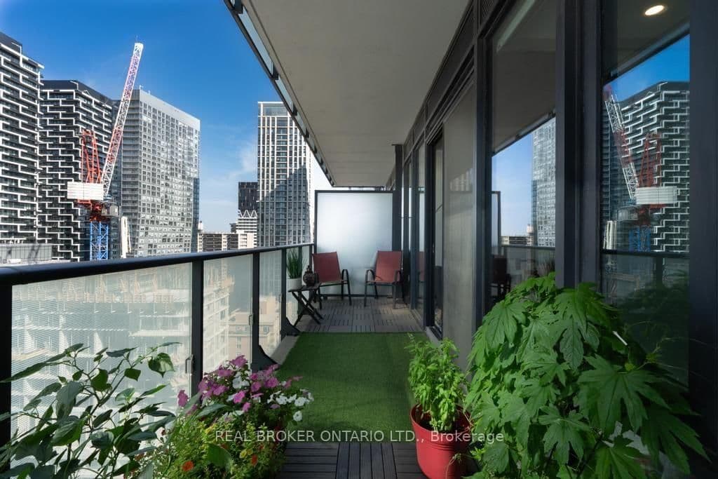 185 Roehampton Avenue S, Unit 1601 thumbnail 22