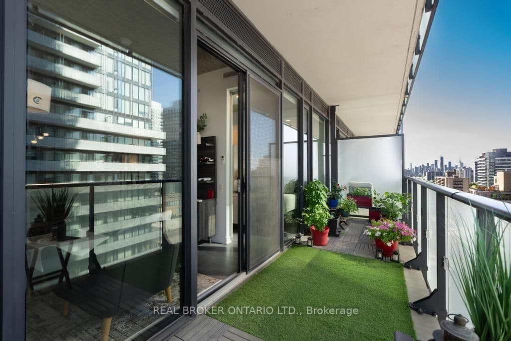 185 Roehampton Avenue S, Unit 1601 thumbnail 23