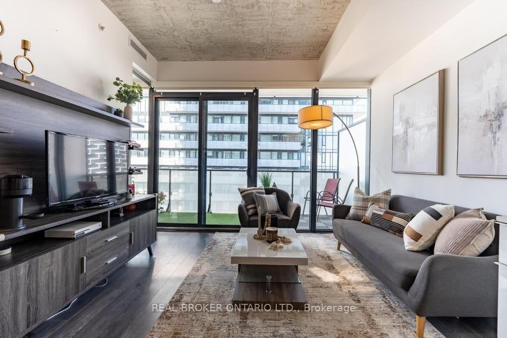 185 Roehampton Avenue S, Unit 1601 thumbnail 9