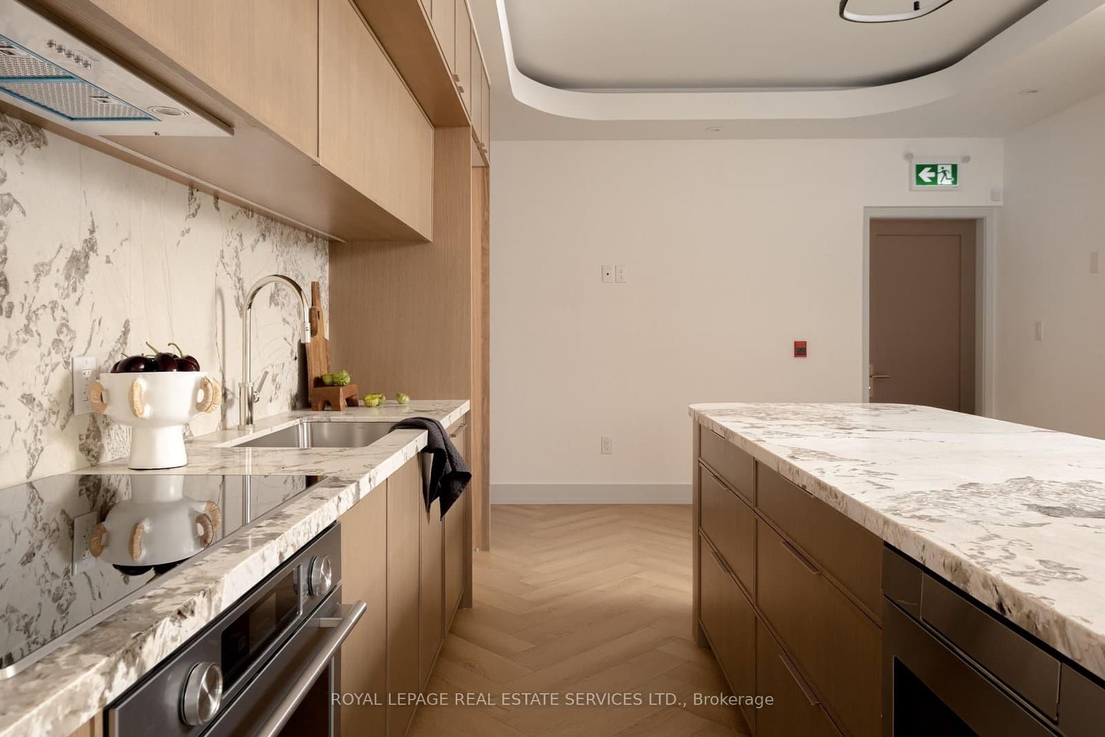 32 Rowanwood Avenue, Unit Fourth Level thumbnail 10