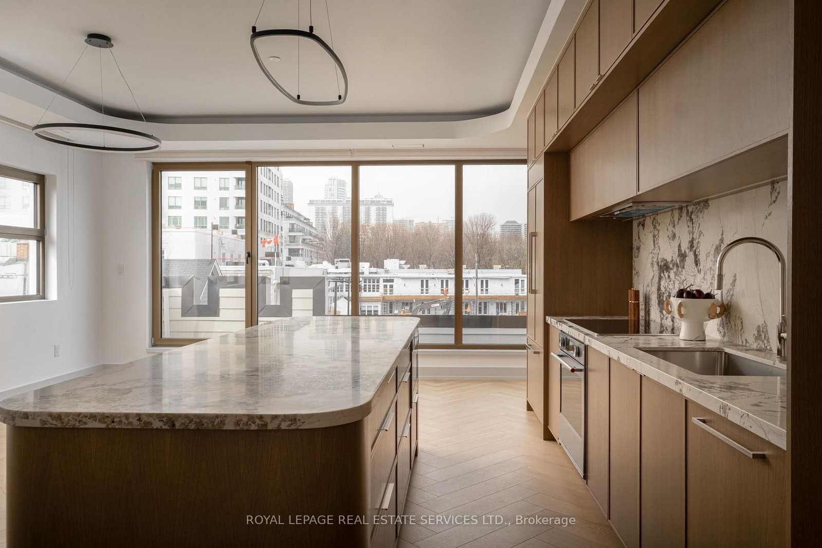 32 Rowanwood Avenue, Unit Fourth Level thumbnail 13