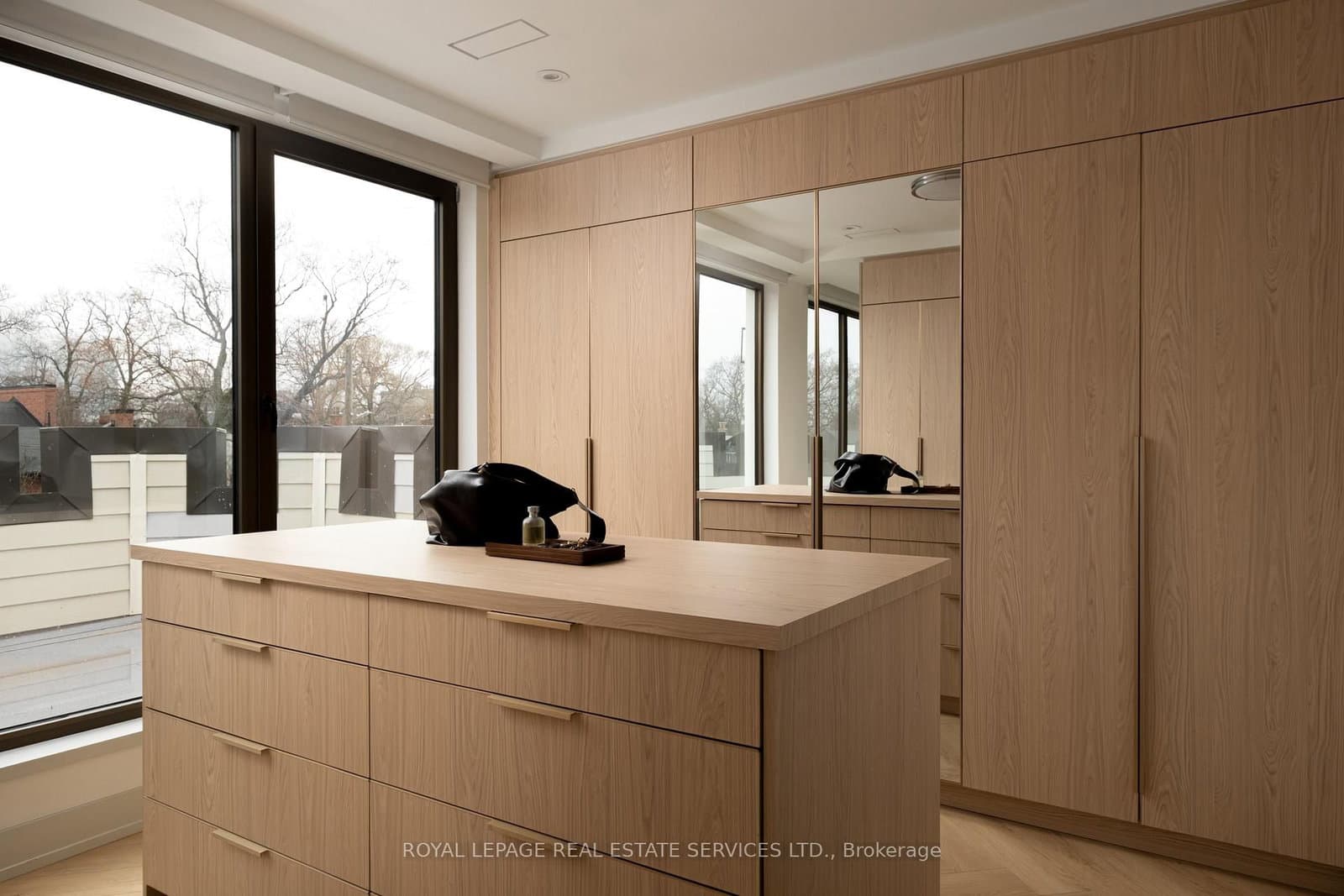 32 Rowanwood Avenue, Unit Fourth Level thumbnail 15