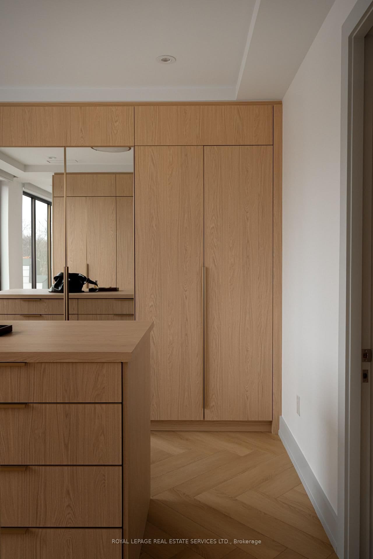 32 Rowanwood Avenue, Unit Fourth Level thumbnail 17