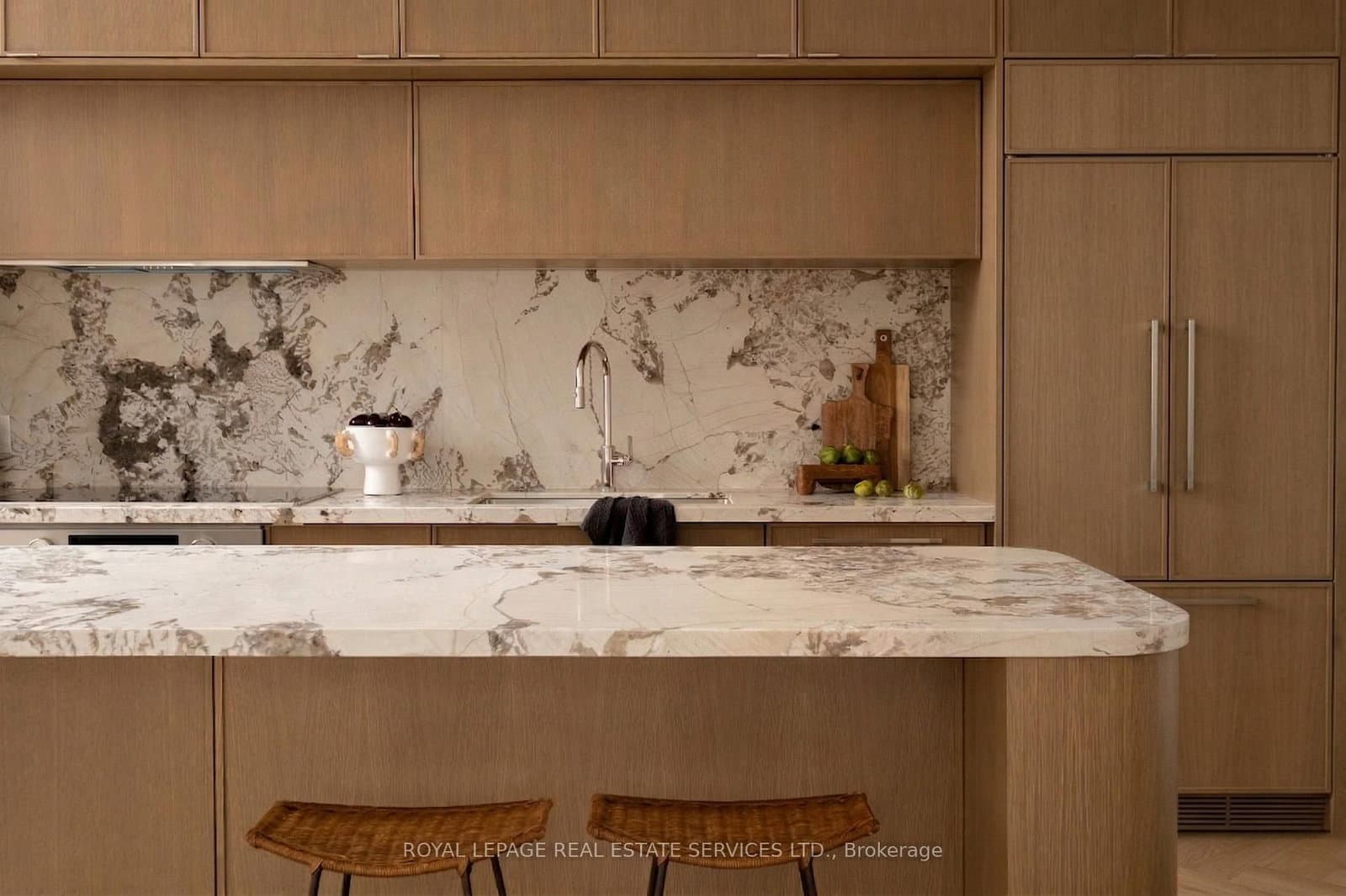 32 Rowanwood Avenue, Unit Fourth Level thumbnail 2