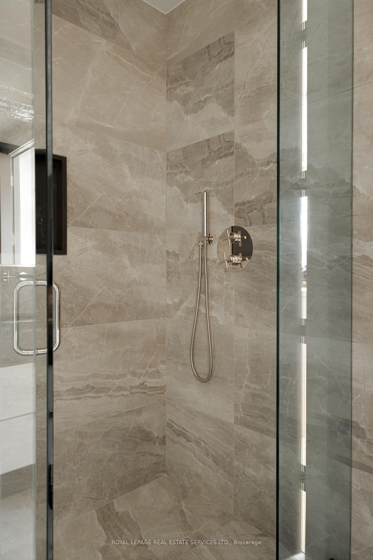 32 Rowanwood Avenue, Unit Fourth Level thumbnail 23