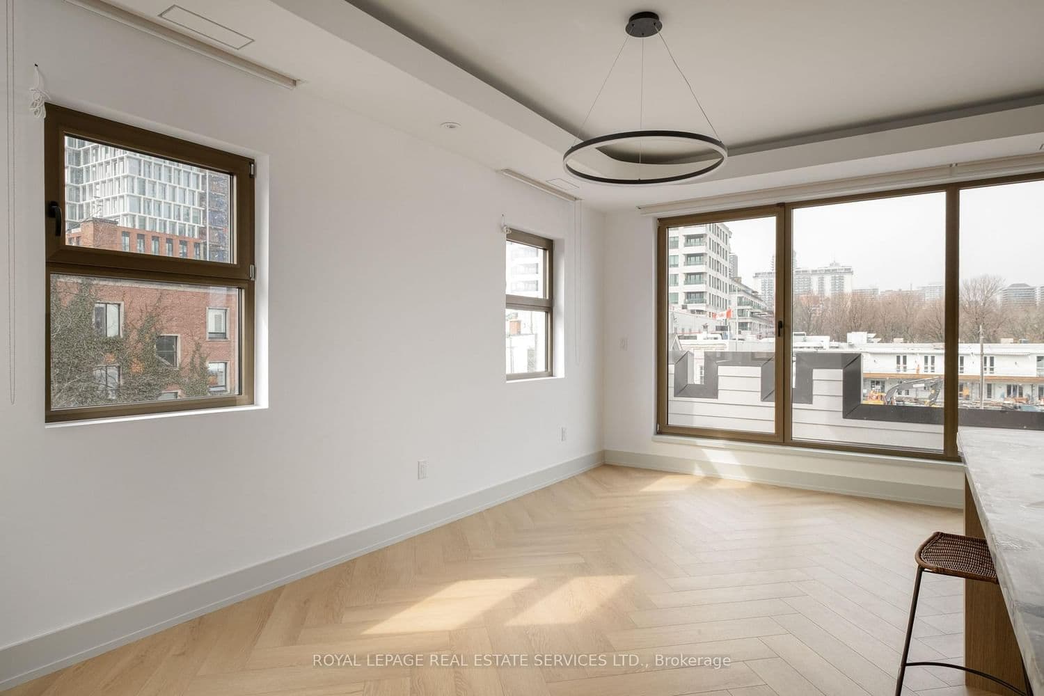 32 Rowanwood Avenue, Unit Fourth Level thumbnail 34