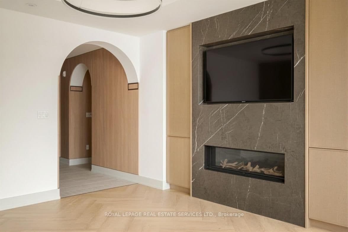 32 Rowanwood Avenue, Unit Fourth Level thumbnail 5