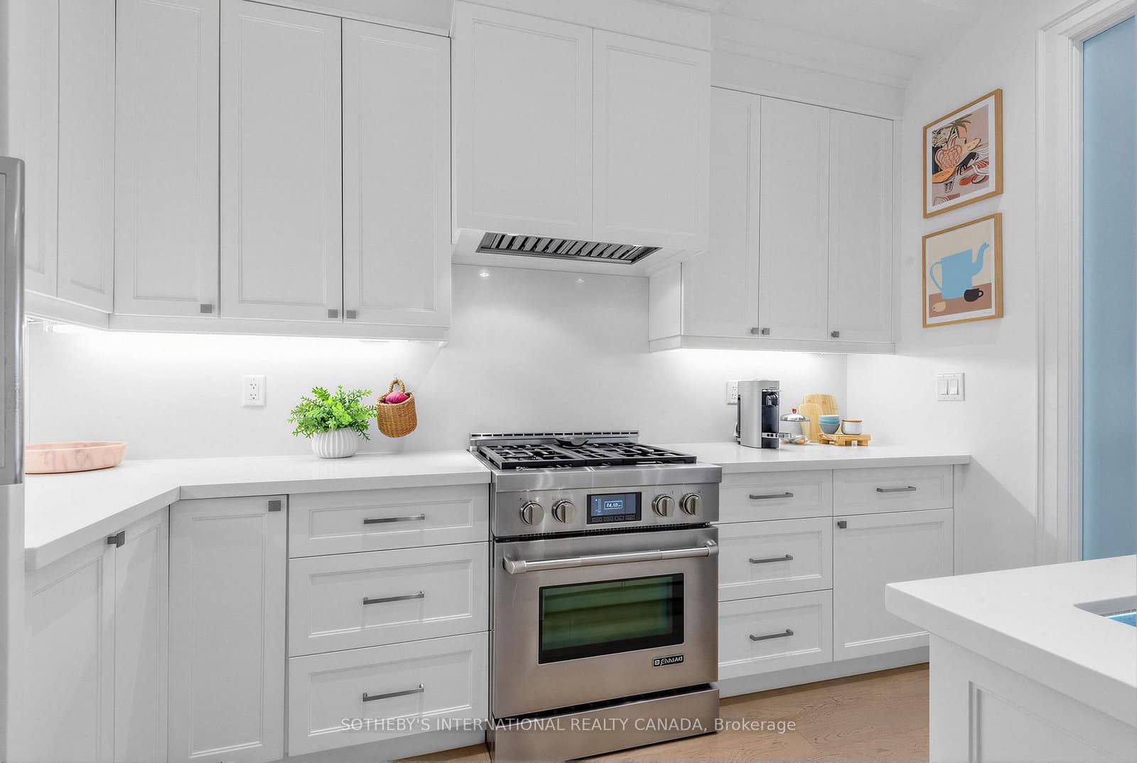 288 St Clair Avenue W, Unit TH1 thumbnail 14